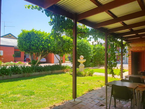 Wentworth Central Motor Inn - Nambucca Heads Accommodation 0