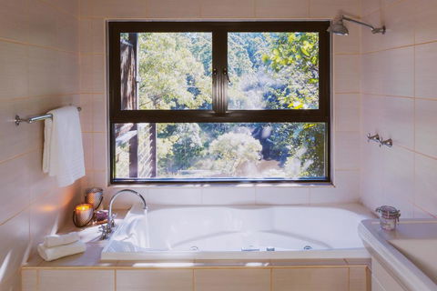 Whispering Valley Cottage Retreat - Nambucca Heads Accommodation 1