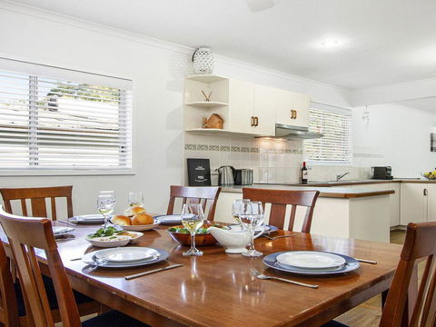 Whispering Waves - Relaxing Beach House - Nambucca Heads Accommodation 3