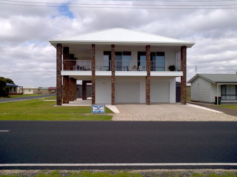 White Caps B&B Apartment - Nambucca Heads Accommodation 0