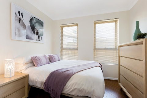 Woolloomooloo Modern Apartment 12BRK - Nambucca Heads Accommodation 2