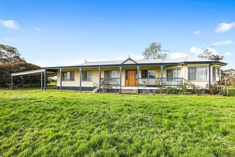 Yarragon 4 Bedroom House In Gippsland - Nambucca Heads Accommodation 1