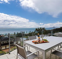 Maison de la mer 30 Mulubinda Parade - luxurious linen aircon and panoramic views - Nambucca Heads Accommodation