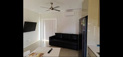 2 Bedroom Modern Home At 61A Glenn St Dean Park NSW - Nambucca Heads Accommodation 2