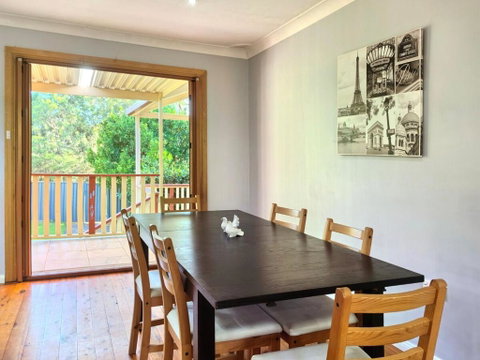 3-BR House Close To Bella Vista & Norwest Express Bus To CBD Free Parking & Wifi - Nambucca Heads Accommodation 3