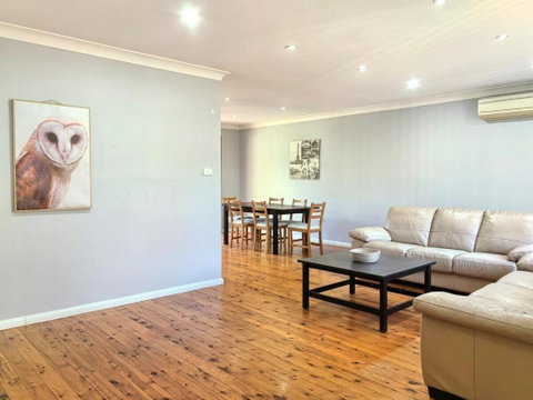 3-BR House Close To Bella Vista & Norwest Express Bus To CBD Free Parking & Wifi - Nambucca Heads Accommodation 4