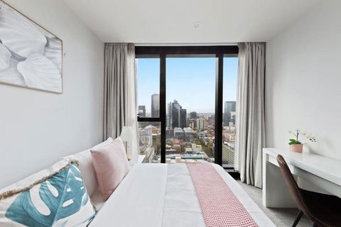 A Chic 2BR Apt Near Melbourne CBD W FREE Parking - Nambucca Heads Accommodation 0
