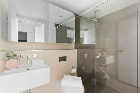 A Cozy 2BR Apt With Free WiFi In Prime Melbourne - Nambucca Heads Accommodation 2