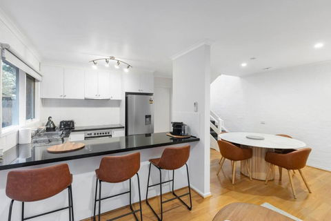 A Home Away From Home In Geelong - Nambucca Heads Accommodation 1