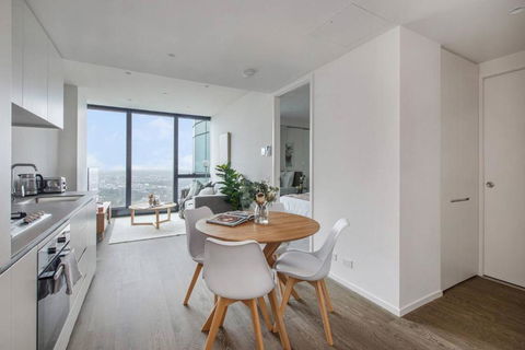 A Sky-high Metropolis Retreat Near The CBD - Nambucca Heads Accommodation 1
