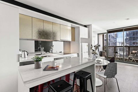 A Stylish 2BR Apt Next To Southern Cross With City Views - Nambucca Heads Accommodation 2
