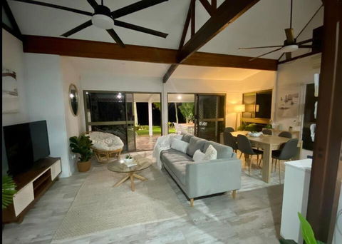 Absolute Beach Front - Nambucca Heads Accommodation 2