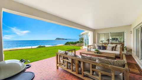 Absolute Beachfront Beauty - Pearl Beach - Nambucca Heads Accommodation 0