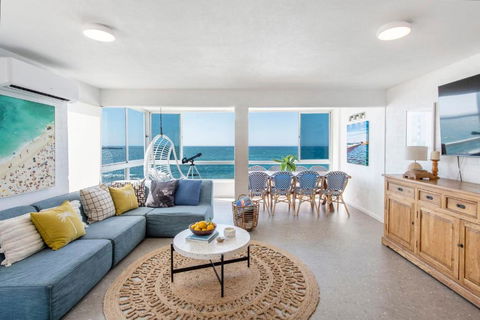 Absolute Oceanfront Yamba - Oceanstays - Nambucca Heads Accommodation 2