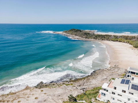 Absolute Oceanfront Yamba - Oceanstays - Nambucca Heads Accommodation 1
