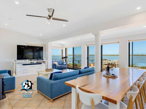 Absolute Water Frontage W/ Jetty + Boat Ramp - Nambucca Heads Accommodation 0