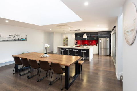 Absolute Waterfront, Amazing Views, Maloneys Beach - Nambucca Heads Accommodation 3