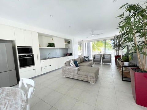 Absolutely Lovely Waterfront Apartment 333 - Nambucca Heads Accommodation 1