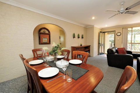 Acacia - Nambucca Heads Accommodation 1