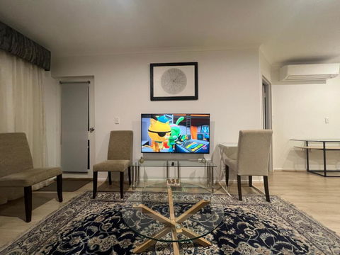 ADELAIDE CBD APARTMENT - 3BR, 2BATH & CARPARK - Nambucca Heads Accommodation 2