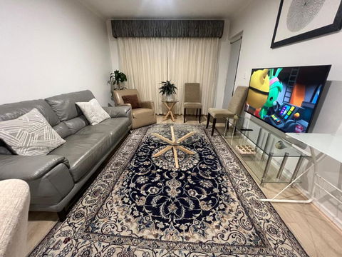 ADELAIDE CBD APARTMENT - 3BR, 2BATH & CARPARK - Nambucca Heads Accommodation 0