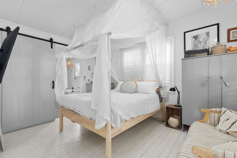Adrift - Pet-friendly - 5 Min Walk To Bay - Rustic Charm - Nambucca Heads Accommodation 2