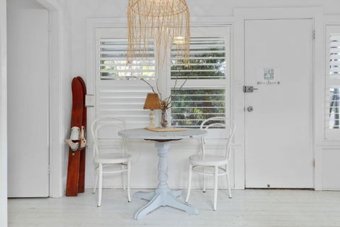 Adrift - Pet-friendly - 5 Min Walk To Bay - Rustic Charm - Nambucca Heads Accommodation 3