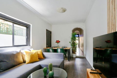Affordable 2 Bedroom House Surry Hills 2 E-Bikes Included - Nambucca Heads Accommodation 0