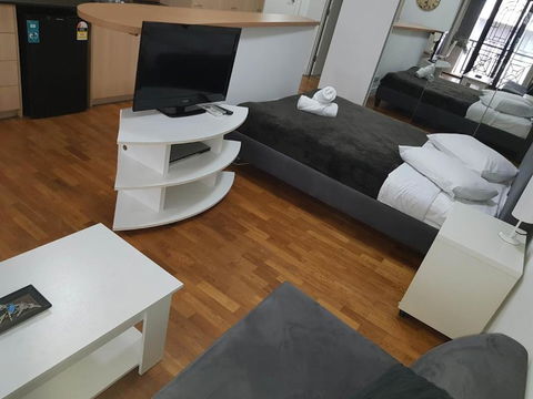 Accommodation Sydney Potts Point Pet Friendly Studio Apartment With Balcony - Nambucca Heads Accommodation 3