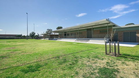 Aircabin - Guildford - 3 Beds Spacious House - Nambucca Heads Accommodation 4