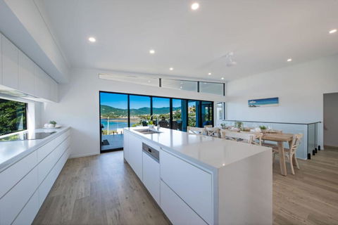 Airlie Bay View - Nambucca Heads Accommodation 4