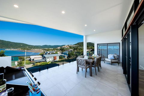 Airlie Bay View - Nambucca Heads Accommodation 1