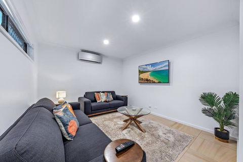 Airlie Beach Home - Nambucca Heads Accommodation 1