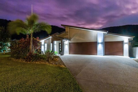 Airlie Beach Home - Nambucca Heads Accommodation 2
