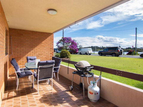 Akuna 3 Ground Floor Opposite Wallis Lake - Nambucca Heads Accommodation 2