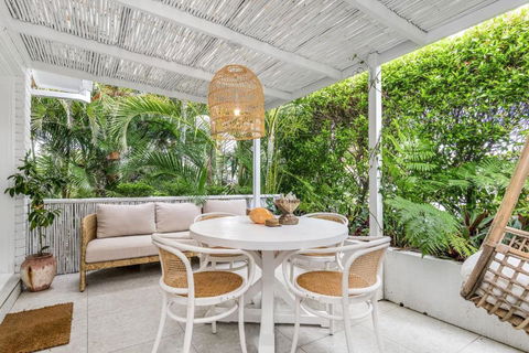 Alabaster Byron - Nambucca Heads Accommodation 0