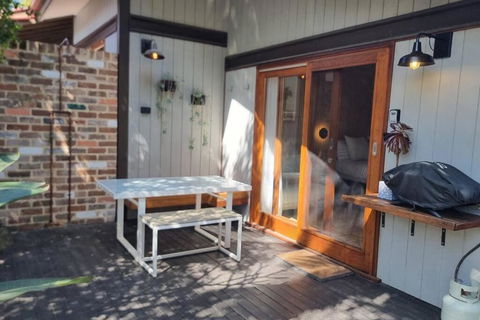 Alcorn Garden Studio Main House Attached-Dog Friendly 2 Mins Walk To Beach - Nambucca Heads Accommodation 3
