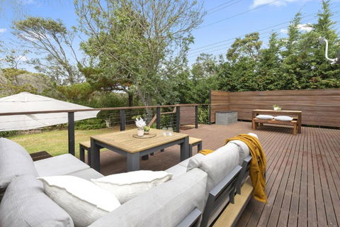 All Decked Out - Beach Retreat In Central Blairgowrie - Nambucca Heads Accommodation 1