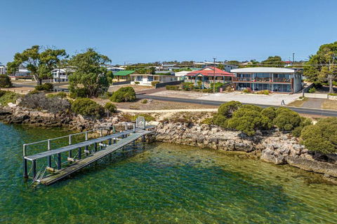Almonta Apartments On The Water Front - Nambucca Heads Accommodation 1