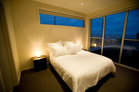 Aloha Beachfront Port Fairy - Nambucca Heads Accommodation 3