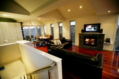 Aloha Beachfront Port Fairy - Nambucca Heads Accommodation 2