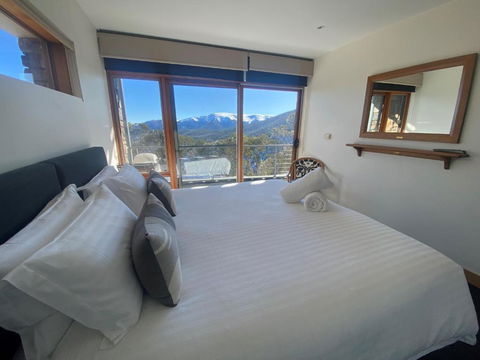 Alpine Woodsmoke Apartments - Nambucca Heads Accommodation 2