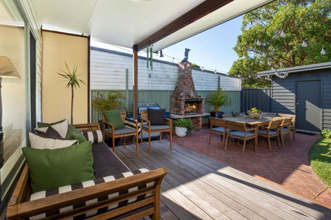 Amaroo - Pet Friendly - 2 Mins Walk To Beach - Outdoor Fireplace - Nambucca Heads Accommodation 0