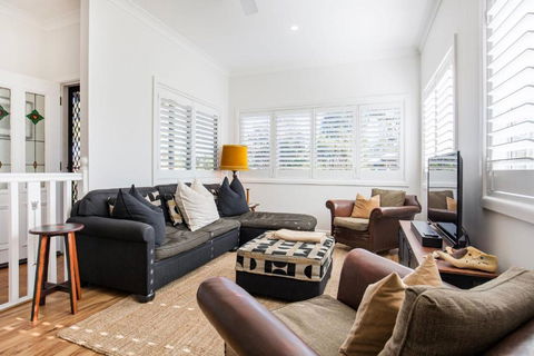 Amaroo - Pet Friendly - 2 Mins Walk To Beach - Outdoor Fireplace - Nambucca Heads Accommodation 1
