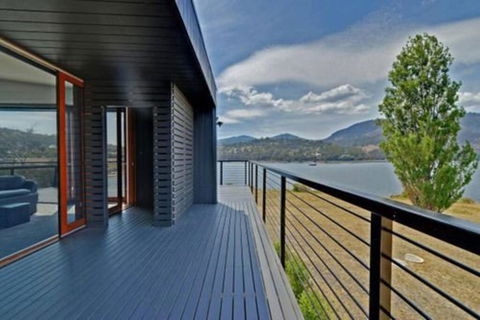 AMAZING 5-Star WATERFRONT RETREAT ON THE RIVERWALK - Nambucca Heads Accommodation 0