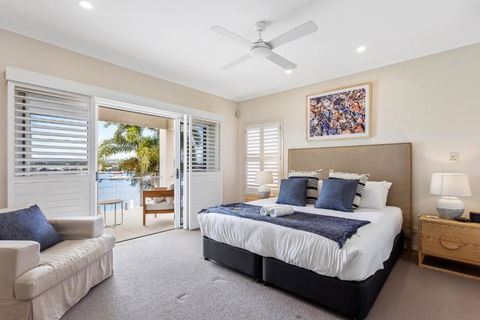 Amazing Canal House With Private Jetty, Gym & Pool - Nambucca Heads Accommodation 4
