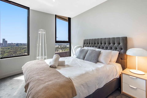 Amazing City Sea & Shrine View W Free Parking - Nambucca Heads Accommodation 4