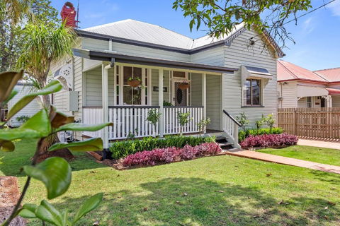 Ambiente Cottage - Pet And Family Friendly - Nambucca Heads Accommodation 0