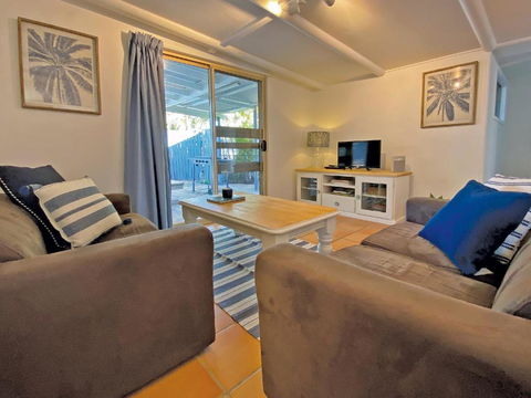 AMITY POINT WATERFRONT CABINS- TAMDHU - Nambucca Heads Accommodation 2