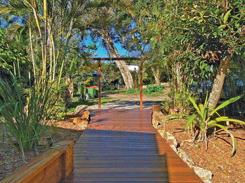 AMITY POINT WATERFRONT CABINS- TAMDHU - Nambucca Heads Accommodation 1